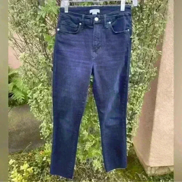 Good American Raw Edge Hem Skinny Jeans Petite? Size 4/27 EUC! - Picture 2 of 6